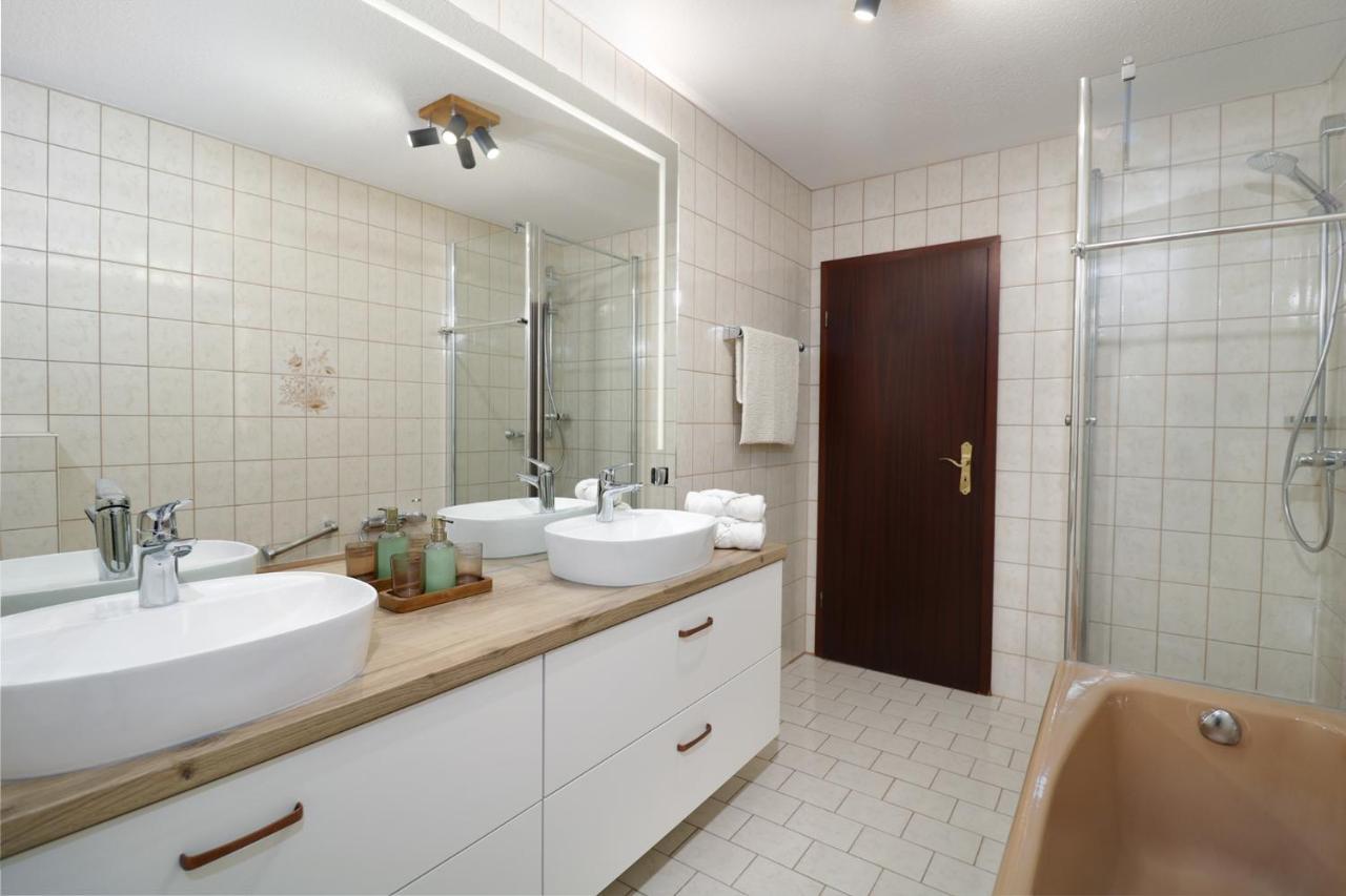 Apartment Kneer - Panoramic View & Private Garden Near Black Forest & Lake Constance *